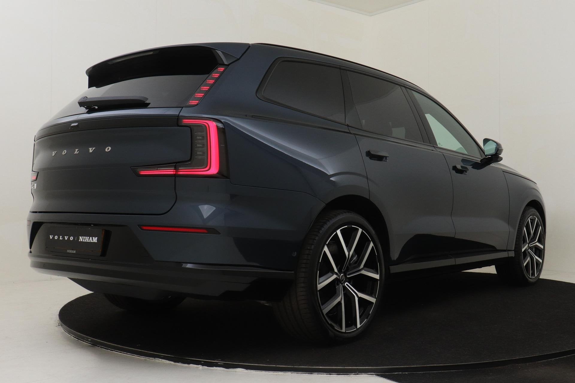 Volvo EX90 TWIN MOTOR PERFORMANCE ULTRA 6P. 106 kWh *800V!*, Auto's, Volvo, Automaat, 2625 kg, Automatische klimaatregeling, 624 km