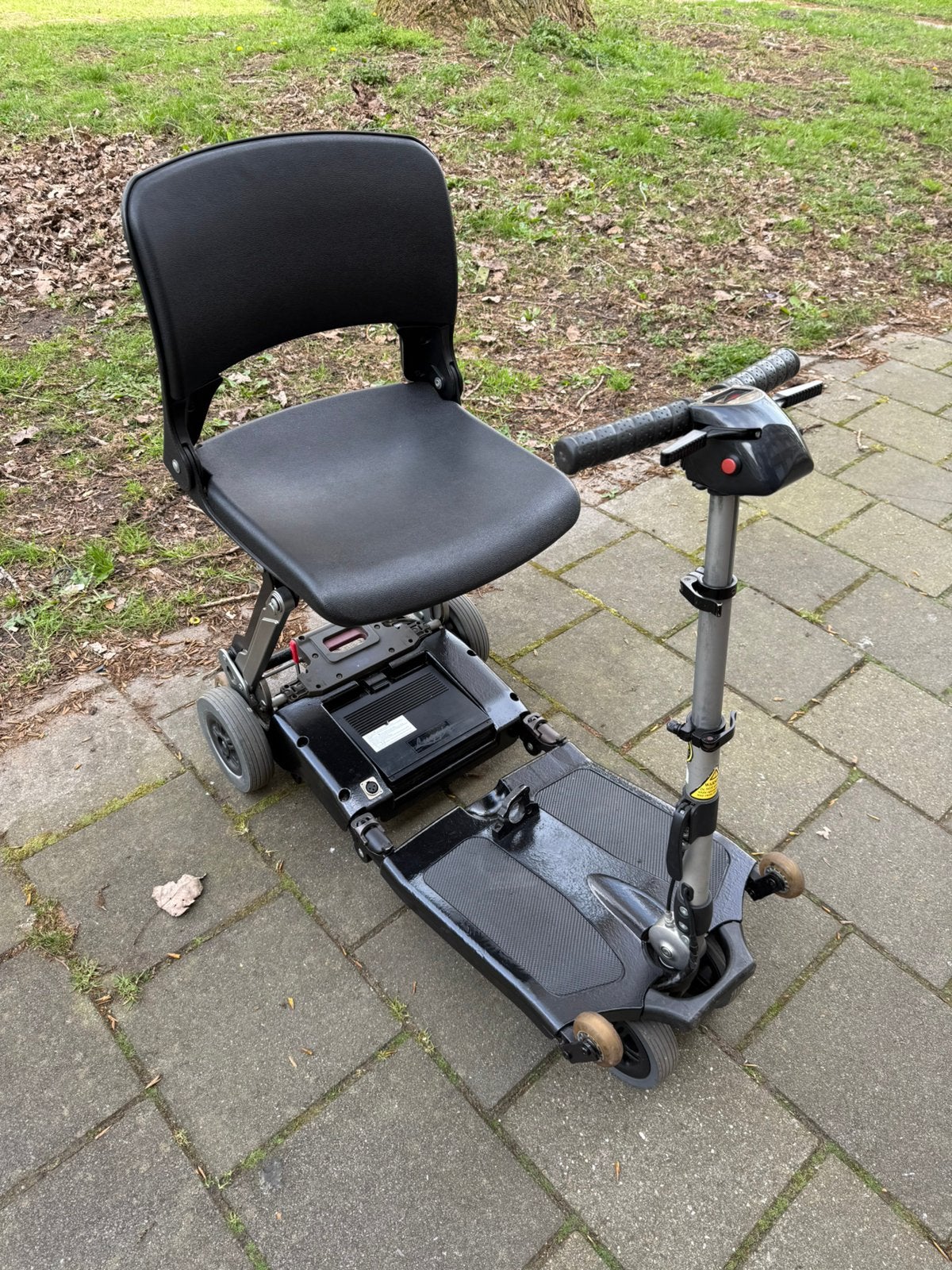 Mango Luggie Super inklapbare scootmobiel geschikt tot 164kg, Ophalen, Inklapbaar, Gebruikt, Elektrische rolstoel