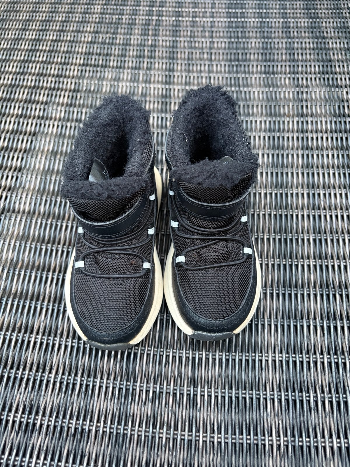 H&M Waterdichte Sneakers, Jongen of Meisje, Schoenen, Ophalen of Verzenden, Zo goed als nieuw