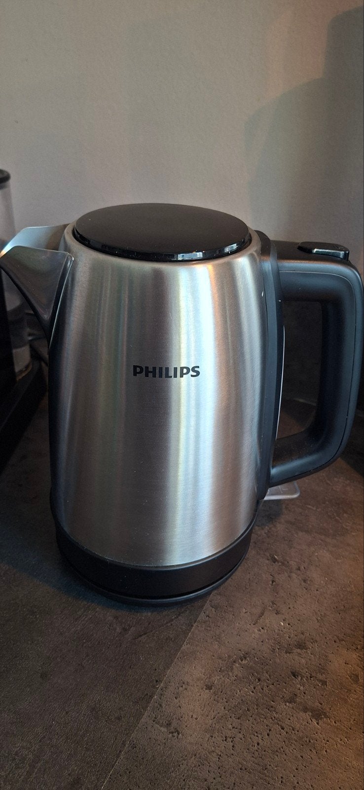 Philips waterkoker, 1 tot 2 liter, Ophalen, Zo goed als nieuw, Rvs