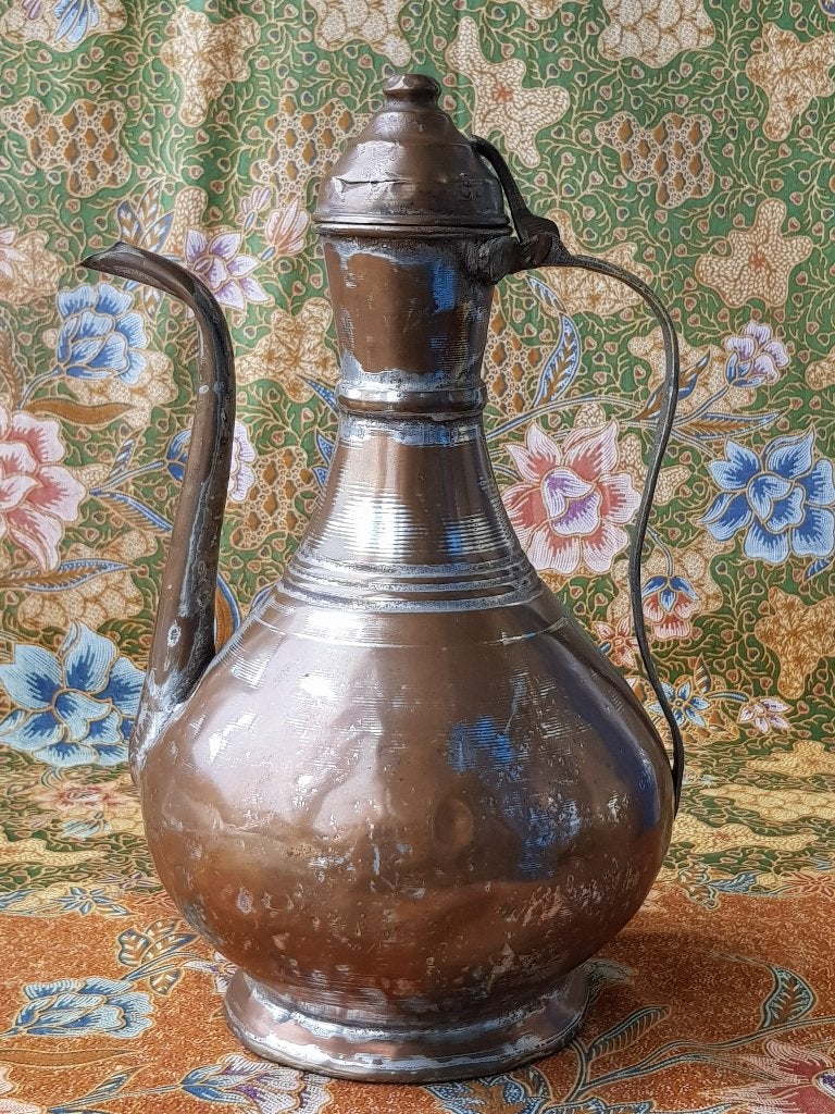 Mooie antieke Arabische koffiekan van bewerkt koper 30,5 cm., Ophalen of Verzenden, Koper
