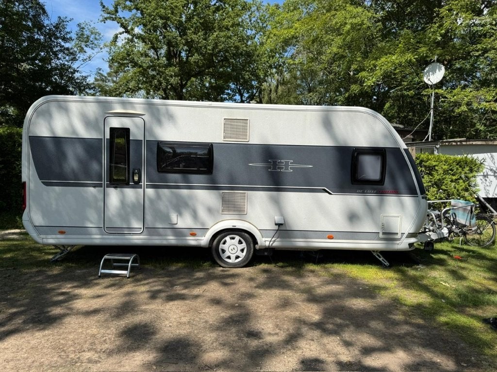 Hobby De Luxe Edition 560 KMFe (2019) met mover & voortent, Rondzit, Hobby, Bedrijf, 5 tot 6 meter