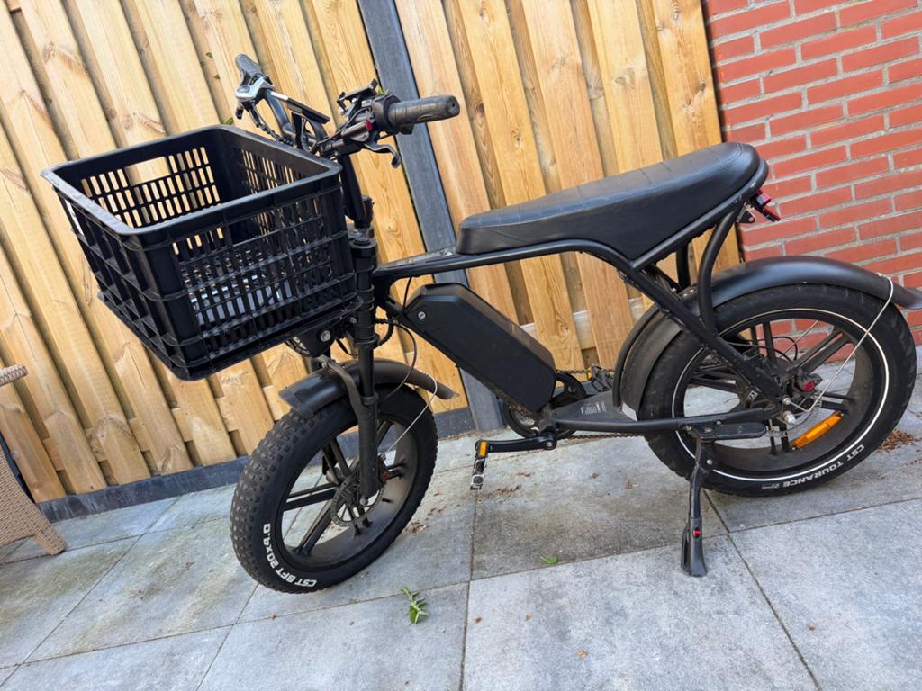 Fatbike V8 gebruikt met mandje en lader, Ophalen of Verzenden, Zo goed als nieuw