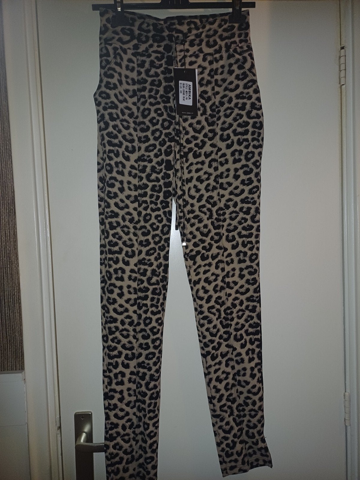 Ambika travelbroek skinny leopard print Maat XS, Kleding | Dames, Ambika, Meerkleurig, Nieuw, Ambika