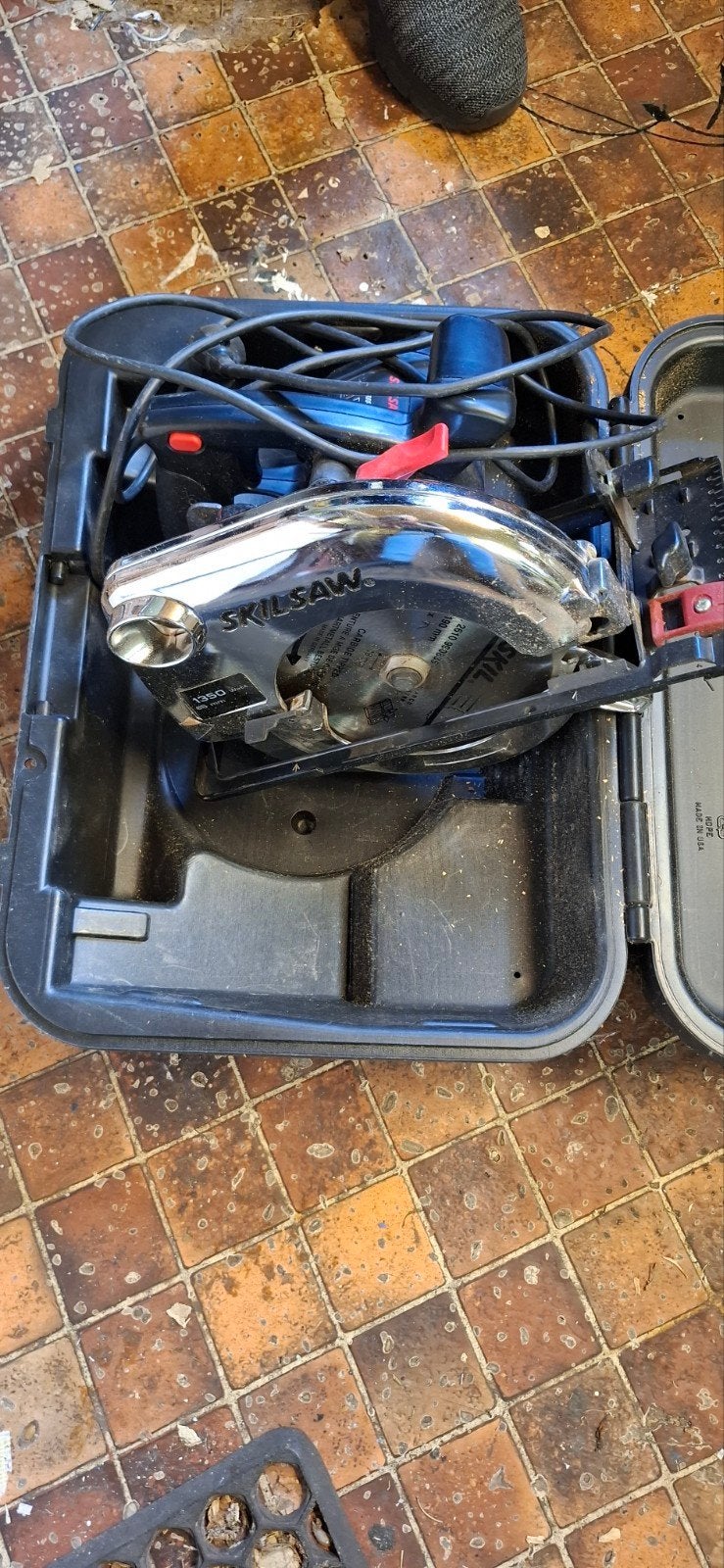 Skilsaw 5366 Cirkelzaag - Krachtig en Compact, Gebruikt, Cirkelzaag, 600 tot 1200 watt, 30 tot 70 mm