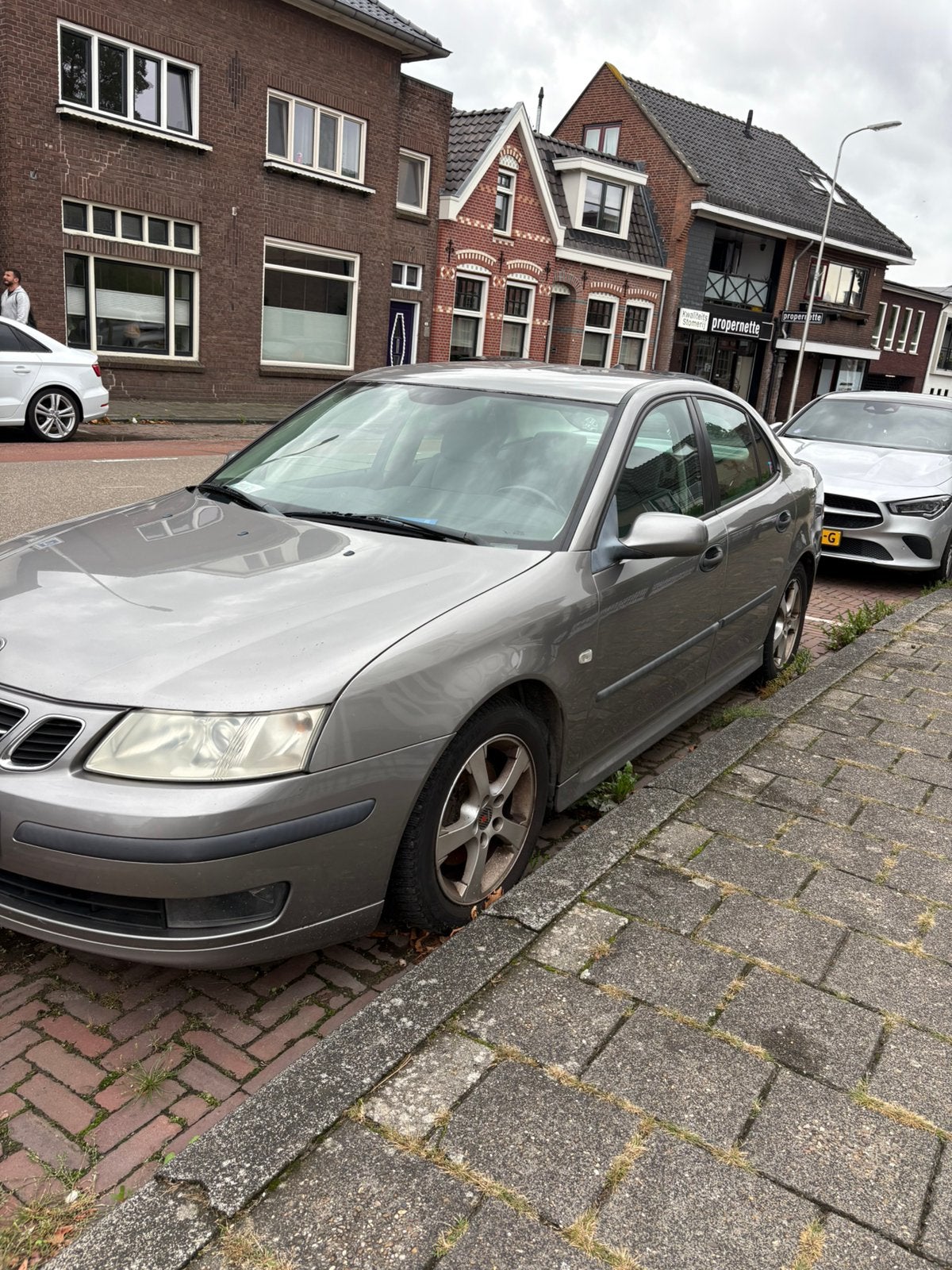 Saab 9-3 1.8 T Sport Sedan 2003 Grijs, Auto's, Saab, Voorwielaandrijving, 1998 cc, Stof, 4 cilinders