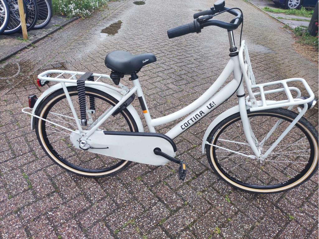 1 maal Cortina U4 meisjes 24 en 1 Cortina U4 meisjes 26 inch, Terugtraprem, Niet ingevuld, Zo goed als nieuw, Cortina