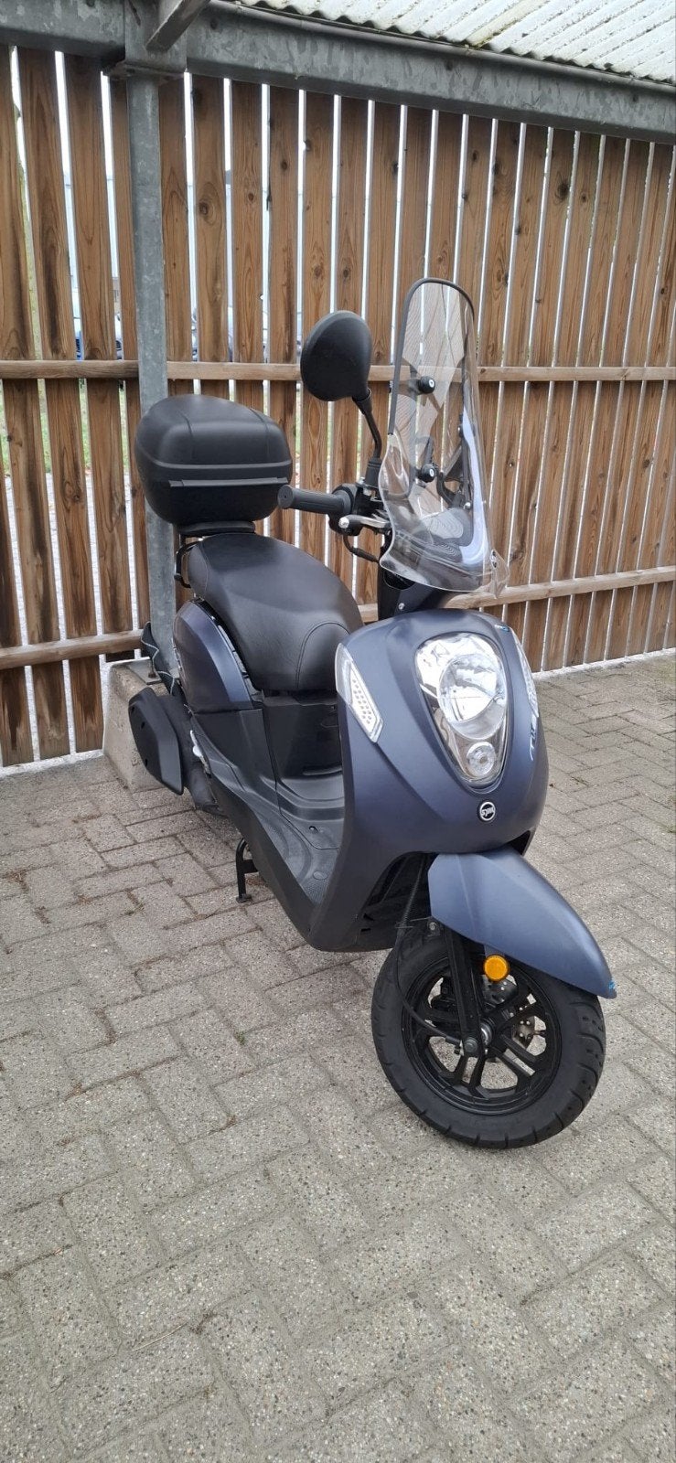 Te Koop Sym Mio i blauw kenteken, Fietsen en Brommers, Zo goed als nieuw, Benzine, Maximaal 25 km/u, Ophalen