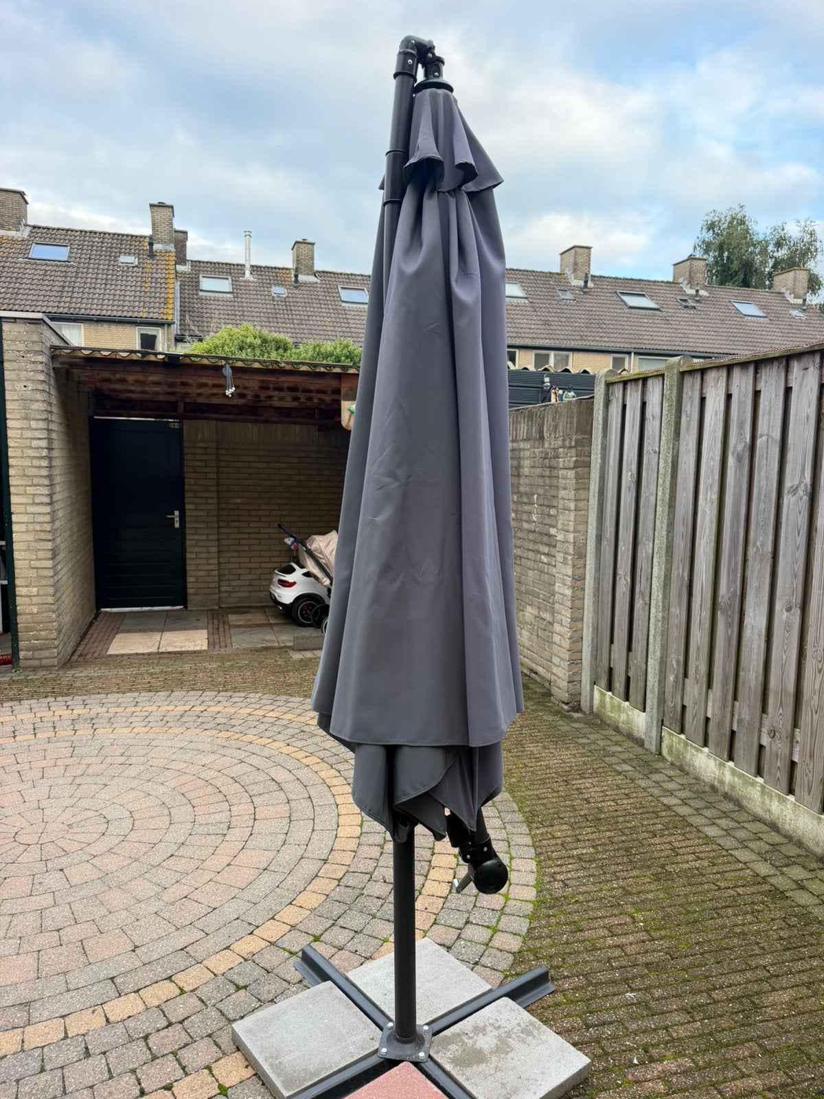 Grijze parasol te koop, Ophalen, Zo goed als nieuw, Parasolvoet