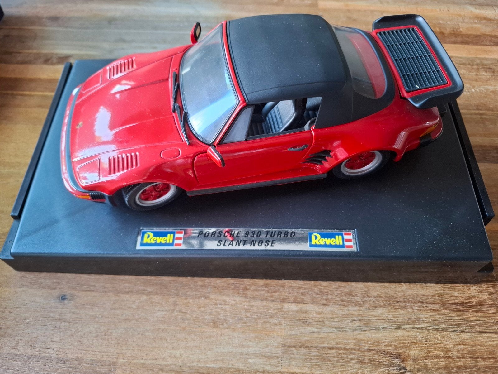 Revell Metal Porsche 930 Turbo Slant Nose Conv. 1:18, Ophalen of Verzenden