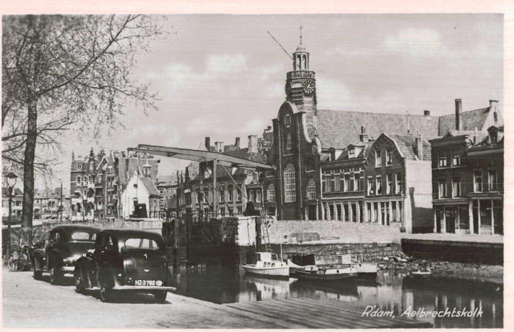 ROTTERDAM Aelbrechtskolk Oude auto's, Ophalen of Verzenden, 1940 tot 1960, Ongelopen, Zuid-Holland