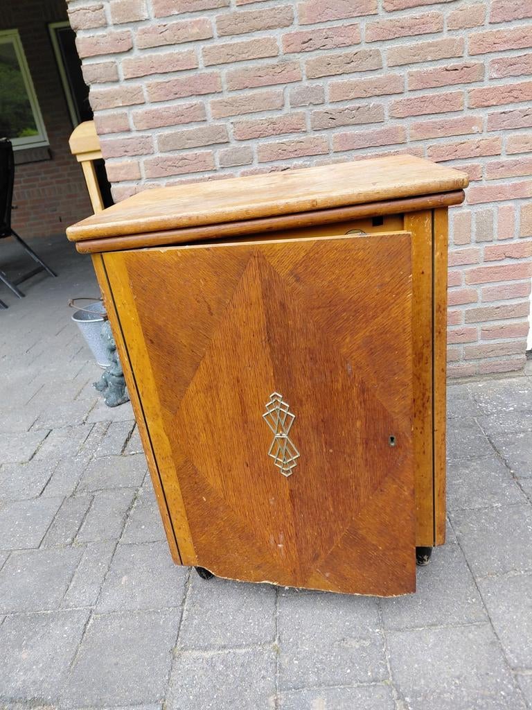 Trapnaaimachine Necchi, Ophalen