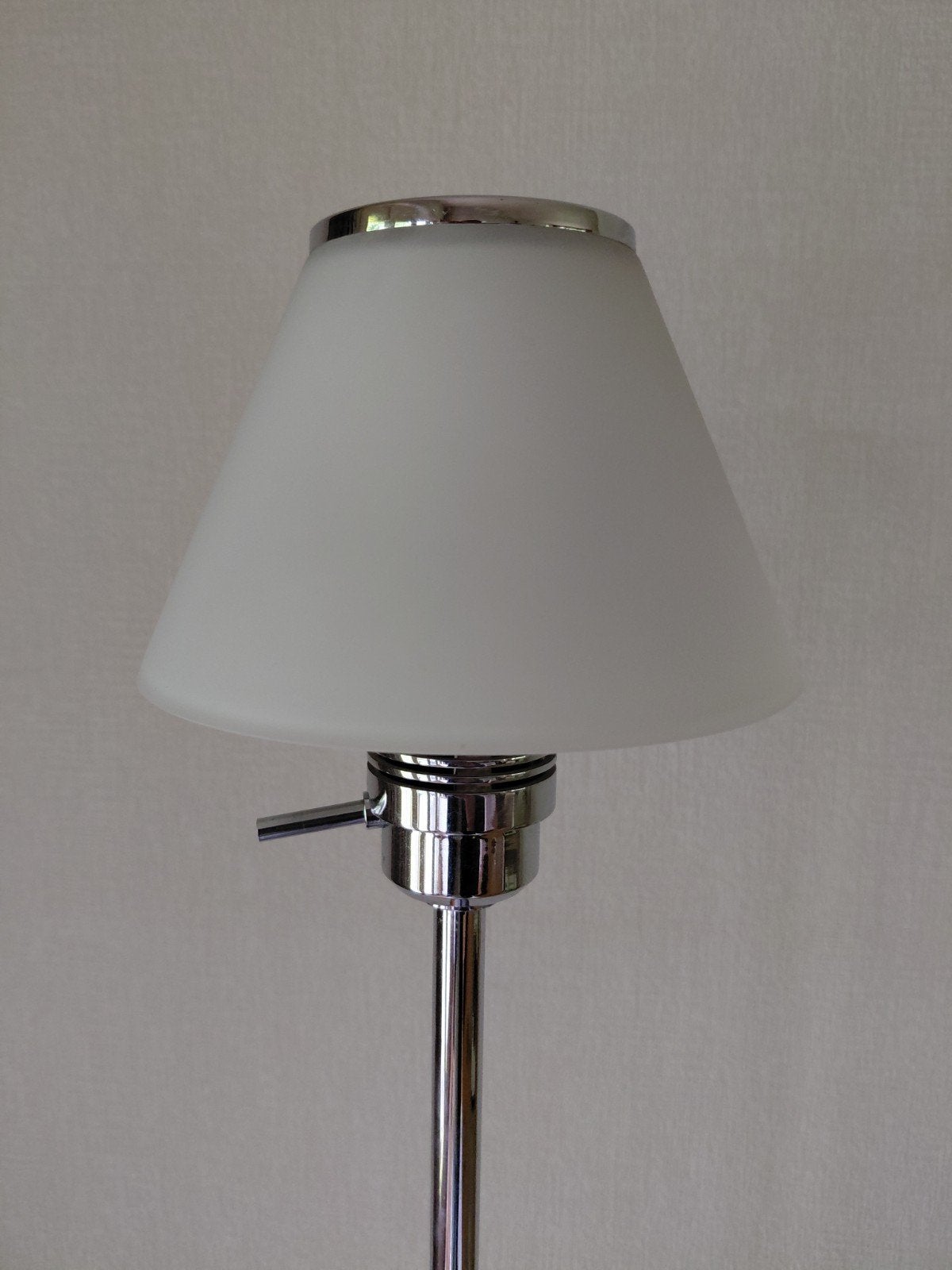 LEDS C4 Vloerlamp met Melkglas Kap - Chroom, Huis en Inrichting, Lampen | Vloerlampen, Ophalen, Zo goed als nieuw, Glas, 150 tot 200 cm