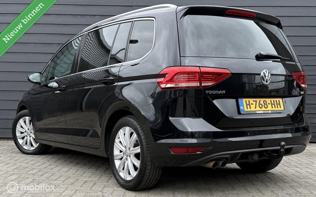 Volkswagen Touran 1.4 TSI DSG Highline Pano.dak/Trekhaak/Cam, Gebruikt, Euro 6, 4 cilinders, Zwart