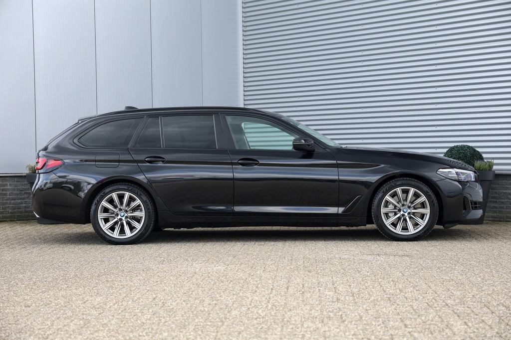 BMW 5 Serie Touring 530e Executive Black Edition 292PK NAP|S, Auto's, 1998 cc, Achterwielaandrijving, Gebruikt, 4 cilinders
