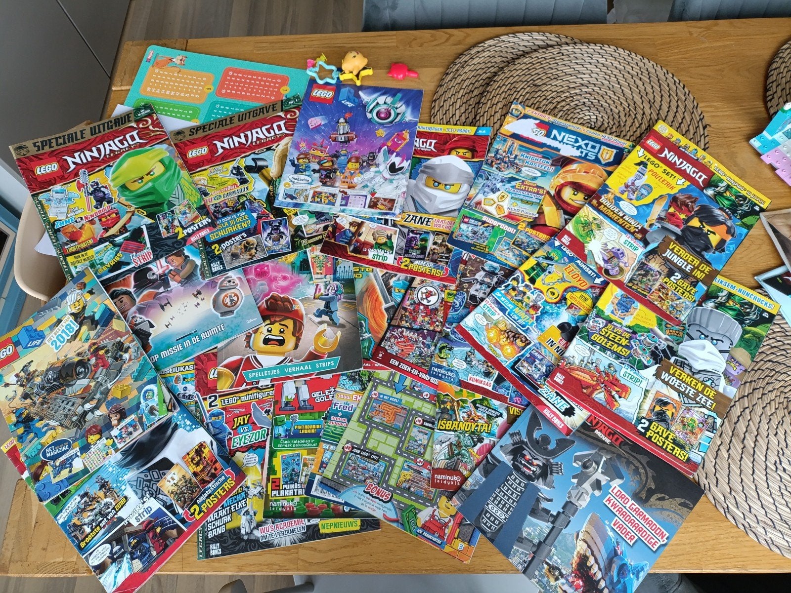 Lego Tijdschriften - Ninjago, Nexo Knights & Meer, Boeken, Ophalen of Verzenden, Gelezen