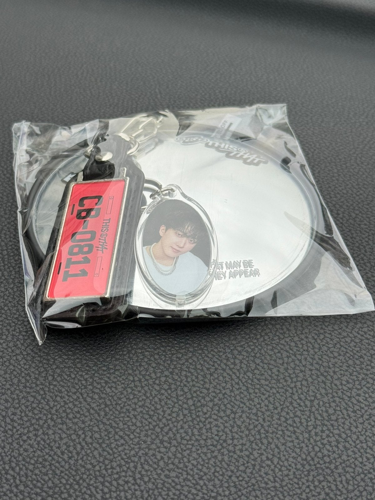 Changbin Stray Kids This & That spiegel+sleutelhanger nieuw, Verzamelen, Ophalen of Verzenden, Nieuw, Gebruiksvoorwerp