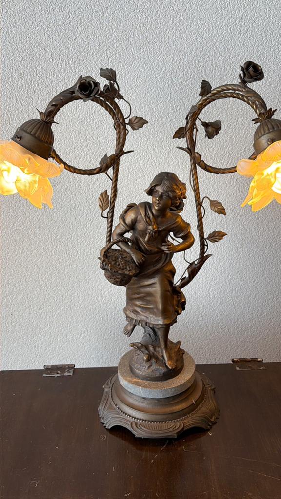 Antieke Art Nouveau Tafellamp met Bronzen Beeld en Glas, Ophalen