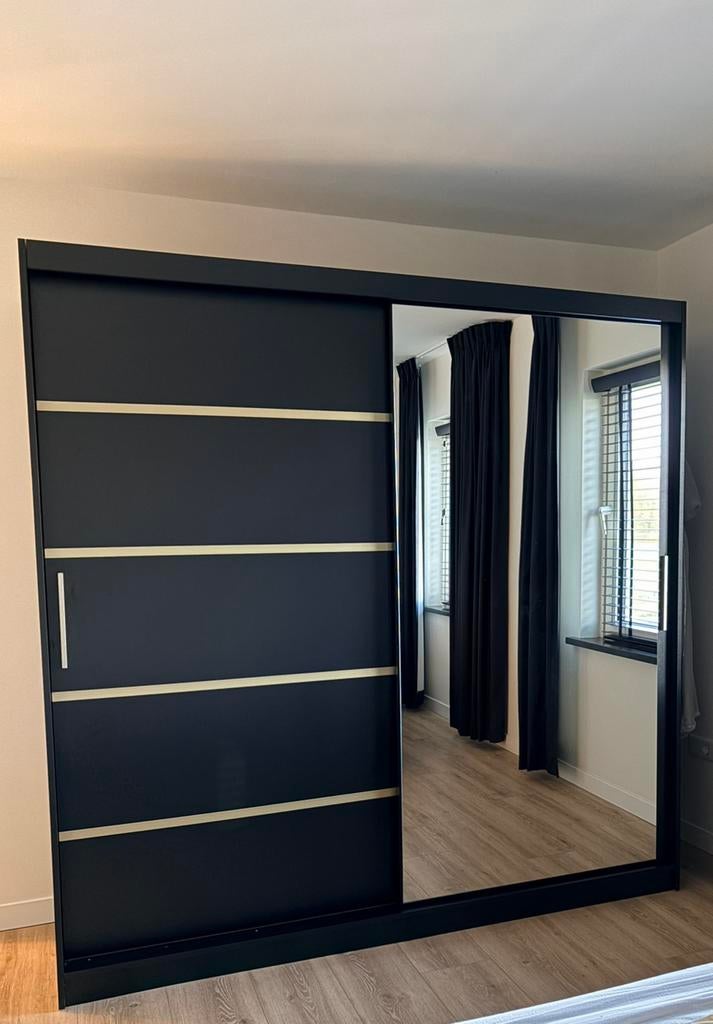 Kledingkast Zwart Meubella Malavi 2  H200xB200xD62  cm, Ophalen, Zo goed als nieuw, 50 tot 75 cm, 200 cm of meer