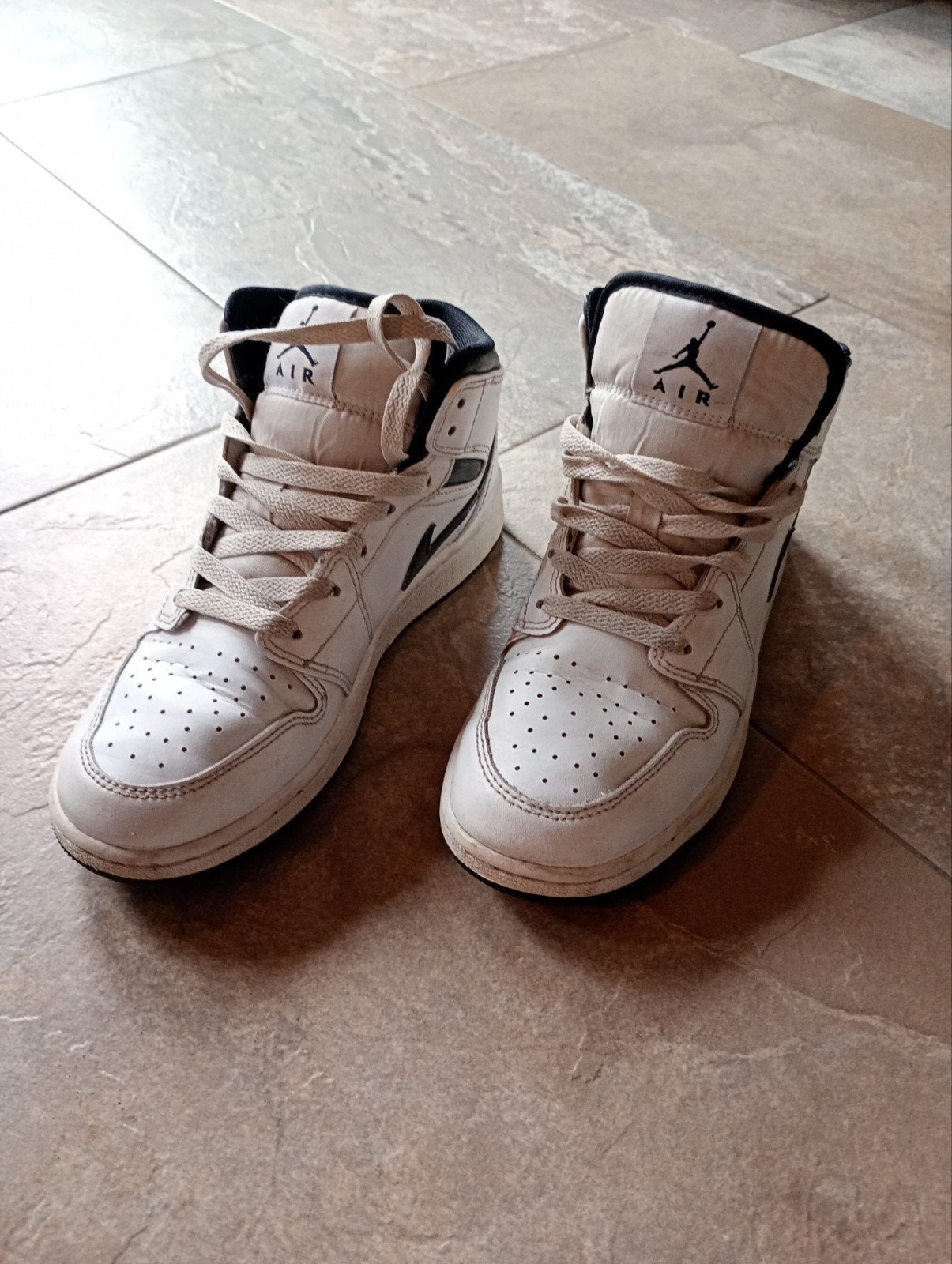 Nike Air Jordan maat 37,5, Ophalen, Jongen of Meisje, Schoenen, Zo goed als nieuw
