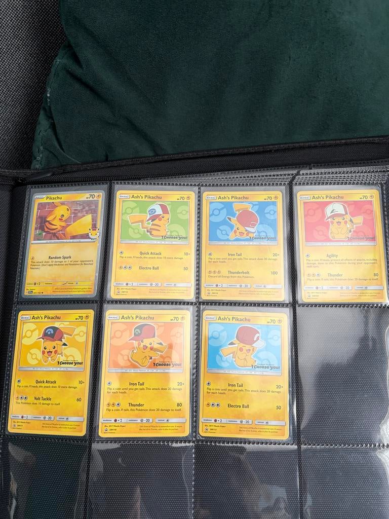 Pokémon Kaarten collectie: ash’s pikachu etc.., Ophalen of Verzenden, Zo goed als nieuw, Meerdere kaarten