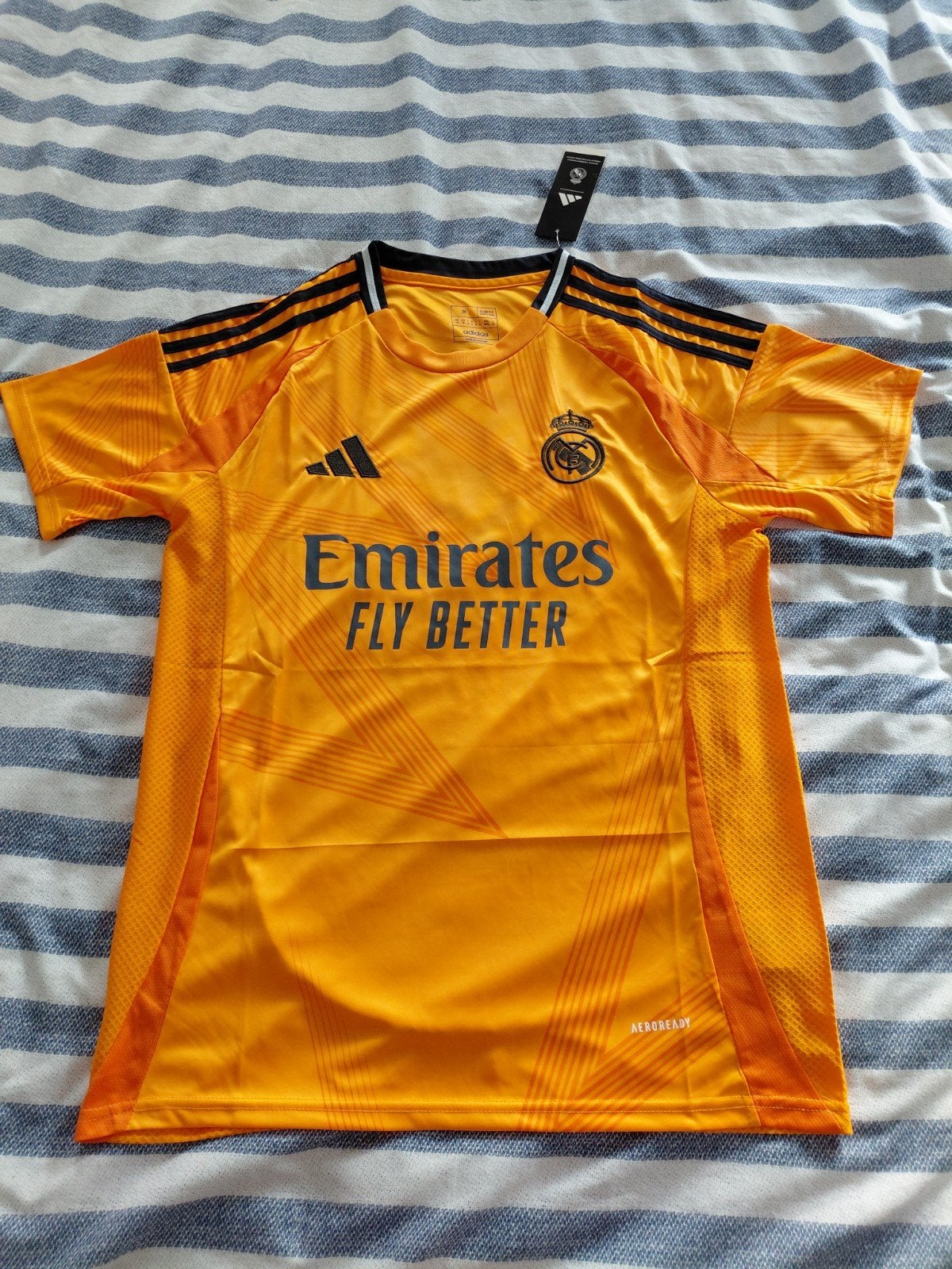 Real Madrid 2024/2025 uitshirt maat M, Sport en Fitness, Voetbal, Maat M, Verzenden, Nieuw, Shirt