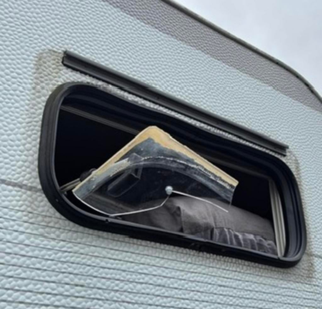 Fiat Dethleffs alkoof raam 600x260 gezocht, Ophalen of Verzenden, Gebruikt