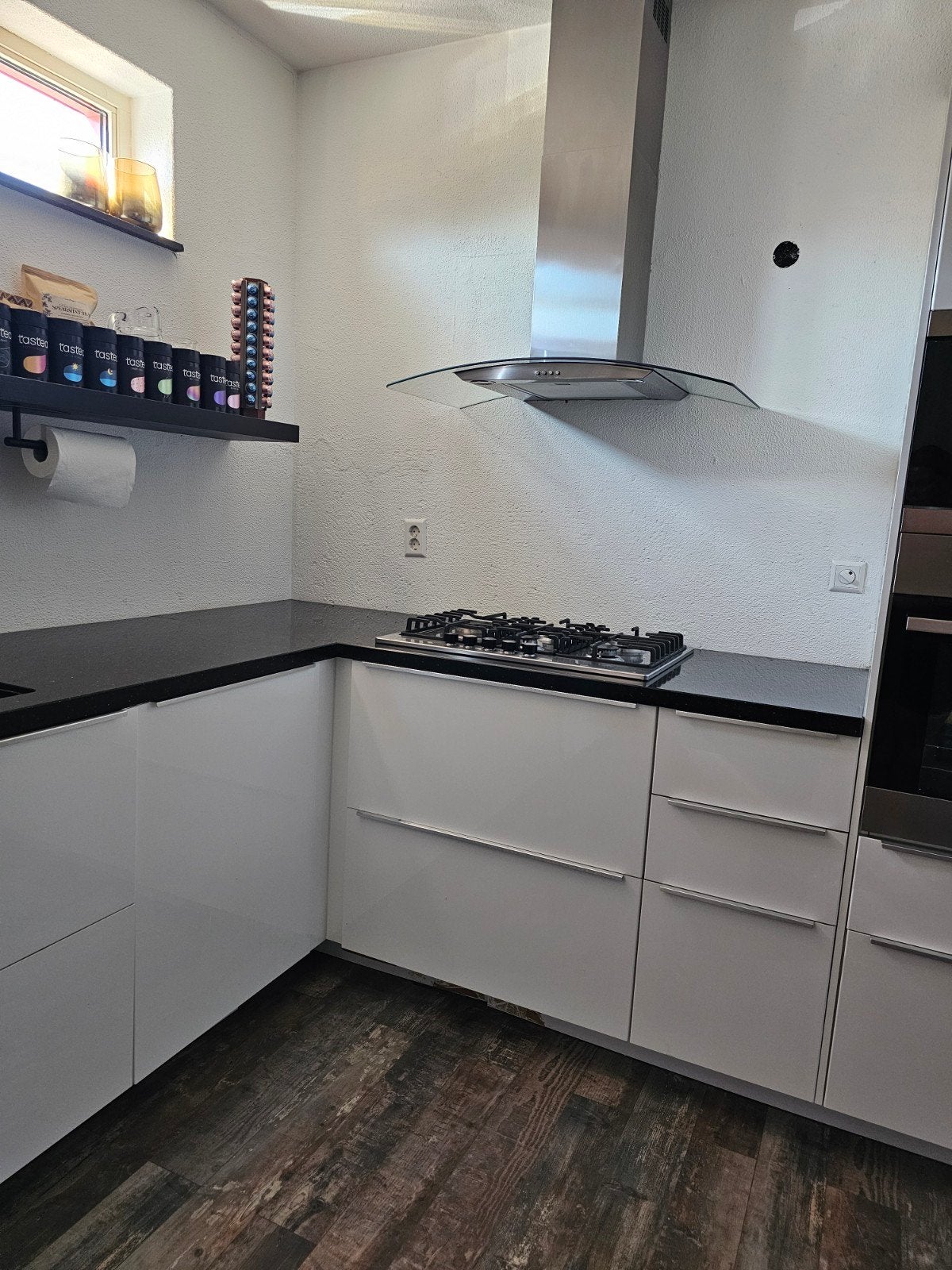 Ikea witte hoekkeuken met apparatuur, Huis en Inrichting, Keuken | Complete keukens, Ophalen, Gebruikt, Wit, Hoekkeuken