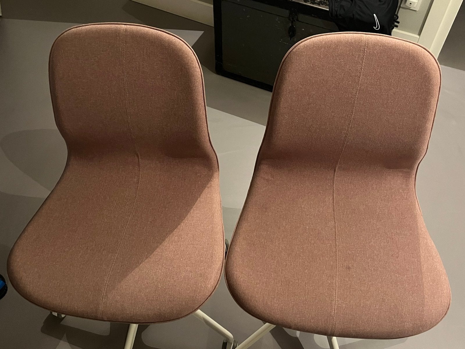 Twee roze bureaustoelen op wieltjes ikea Ljångfjäll, Ophalen, Gebruikt, Twee, Overige kleuren