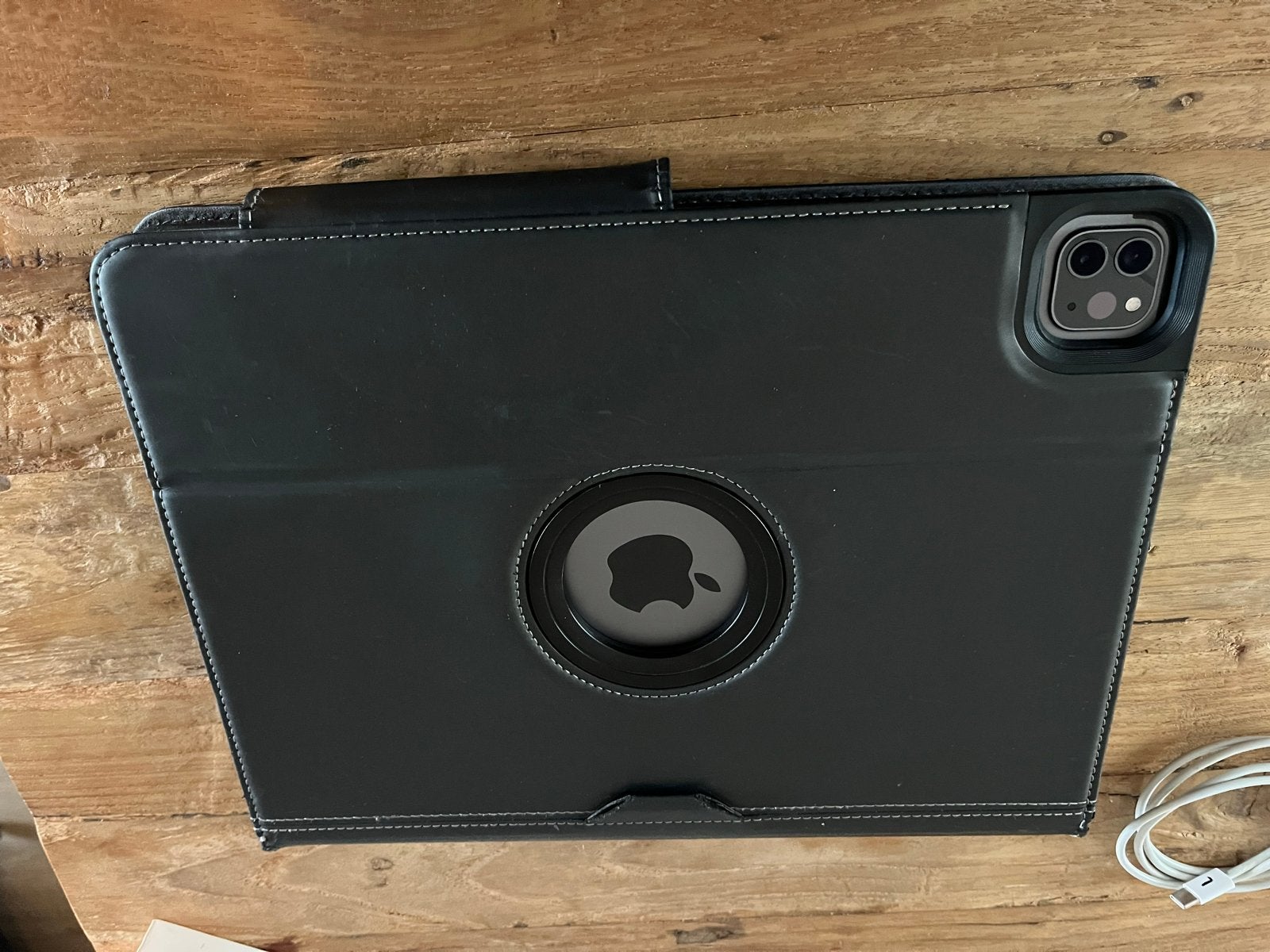 Foto 8 van iPad Pro 12.9 inch (5e Gen) 256GB Wi-Fi met Targus hoes