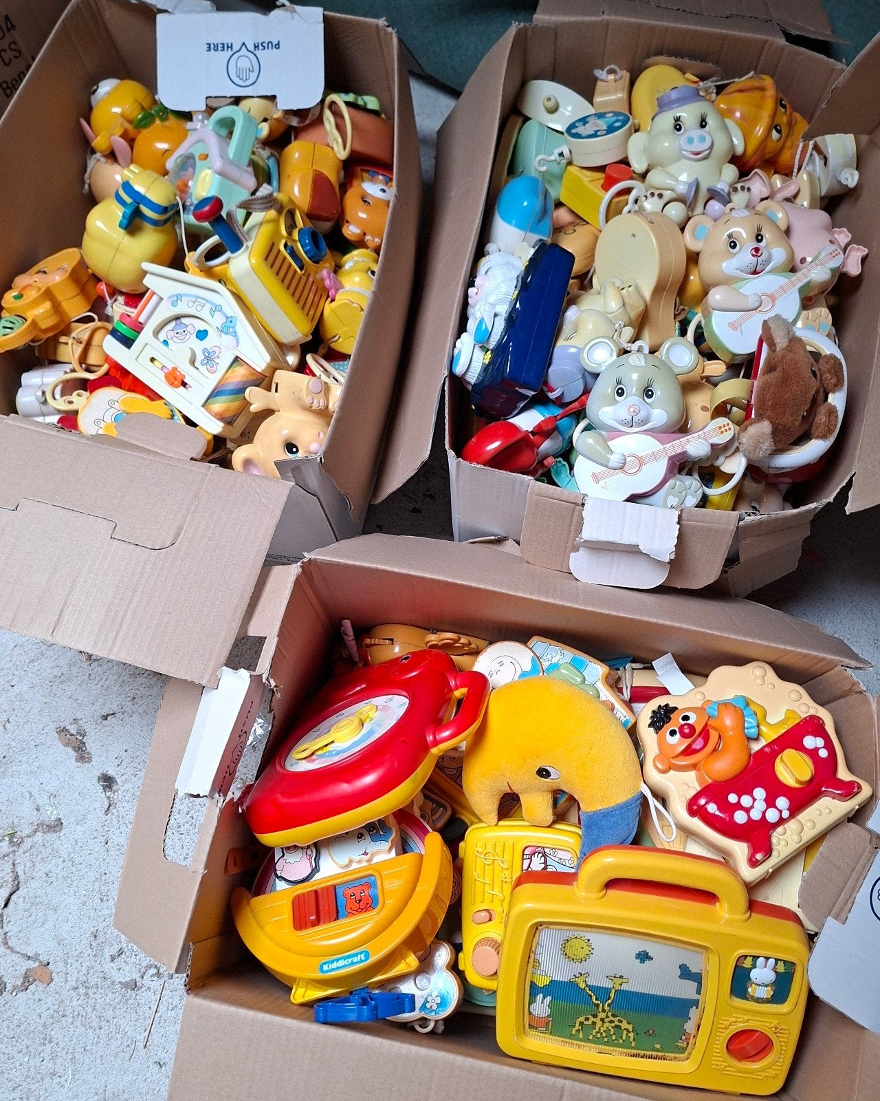 Grote doos met diverse muziekdoosjes voor baby's en peuters, Ophalen, Gebruikt, Jongen of Meisje
