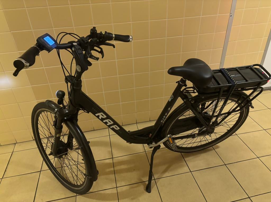 Rap cıty 7 electric fiets frame 51-55 met oplader, Zo goed als nieuw, 51 tot 55 cm, 30 tot 50 km per accu, Ophalen