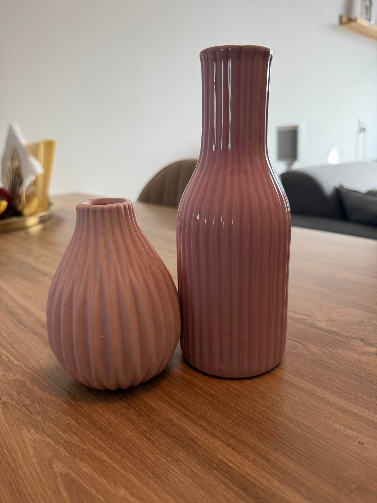 Set van 2 roze vazen: geribbeld design, Ophalen