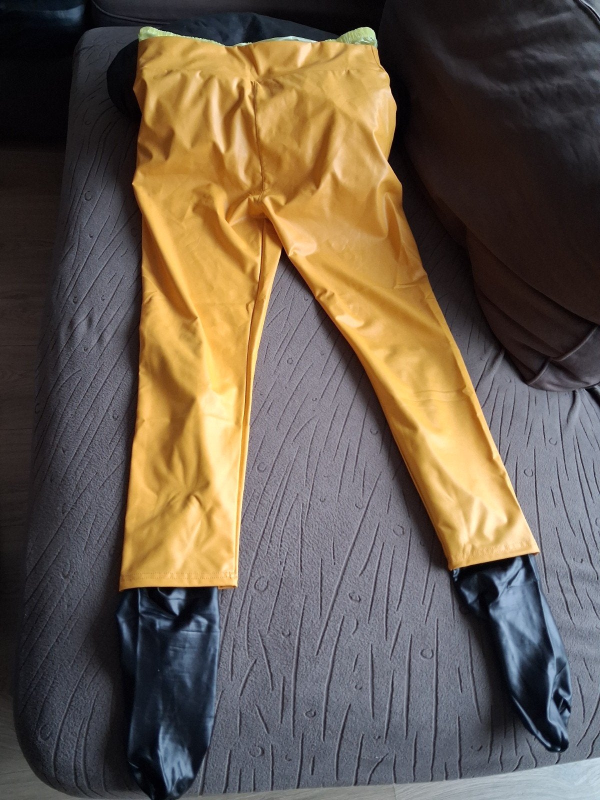 Gele pu legging met gele plastic broek ,pu sokken, Verzenden, Nieuw, Geel, Legging