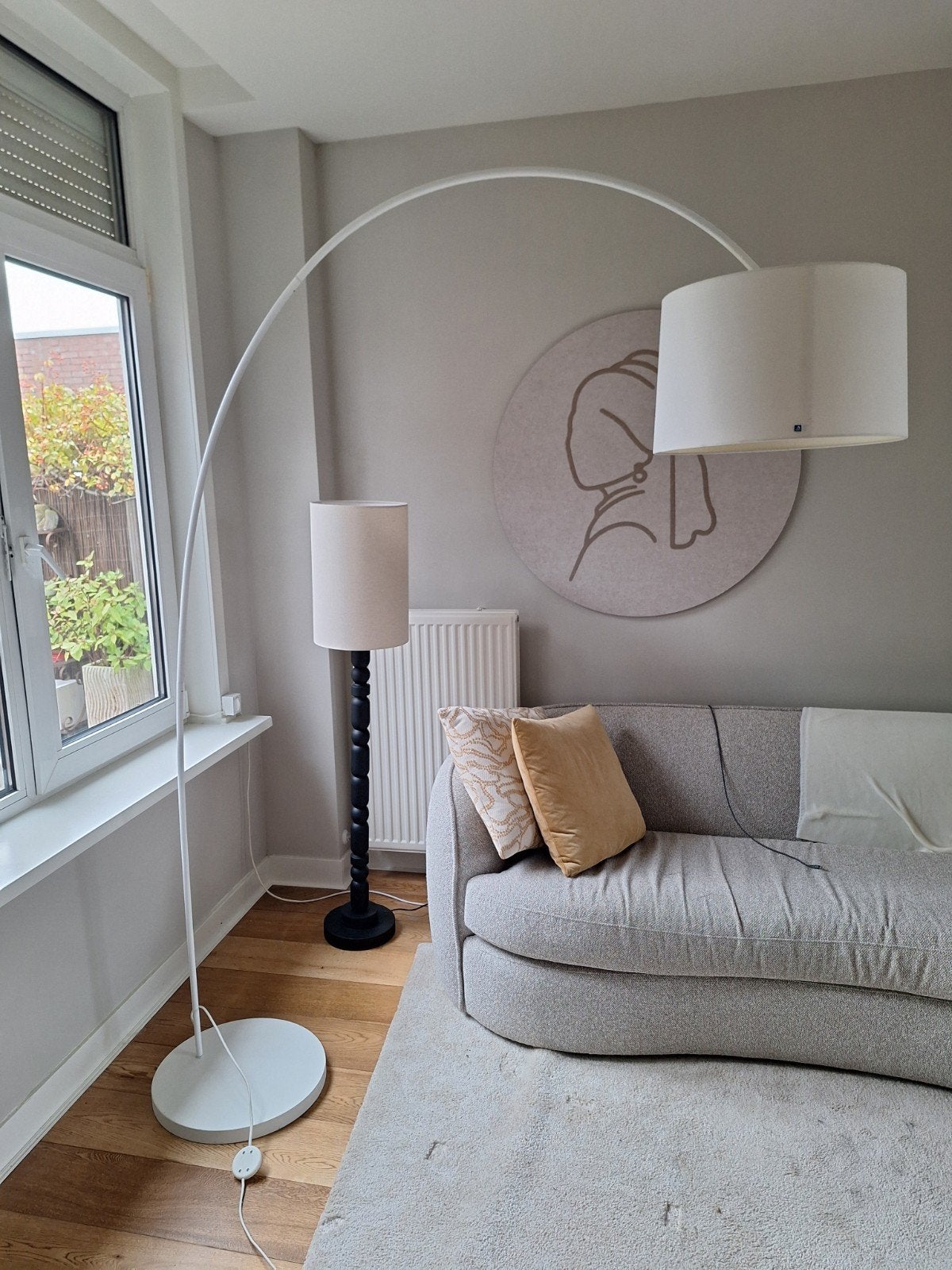 Booglamp met witte kap, Huis en Inrichting, Lampen | Vloerlampen, Ophalen, Gebruikt, E27 (groot), Textiel