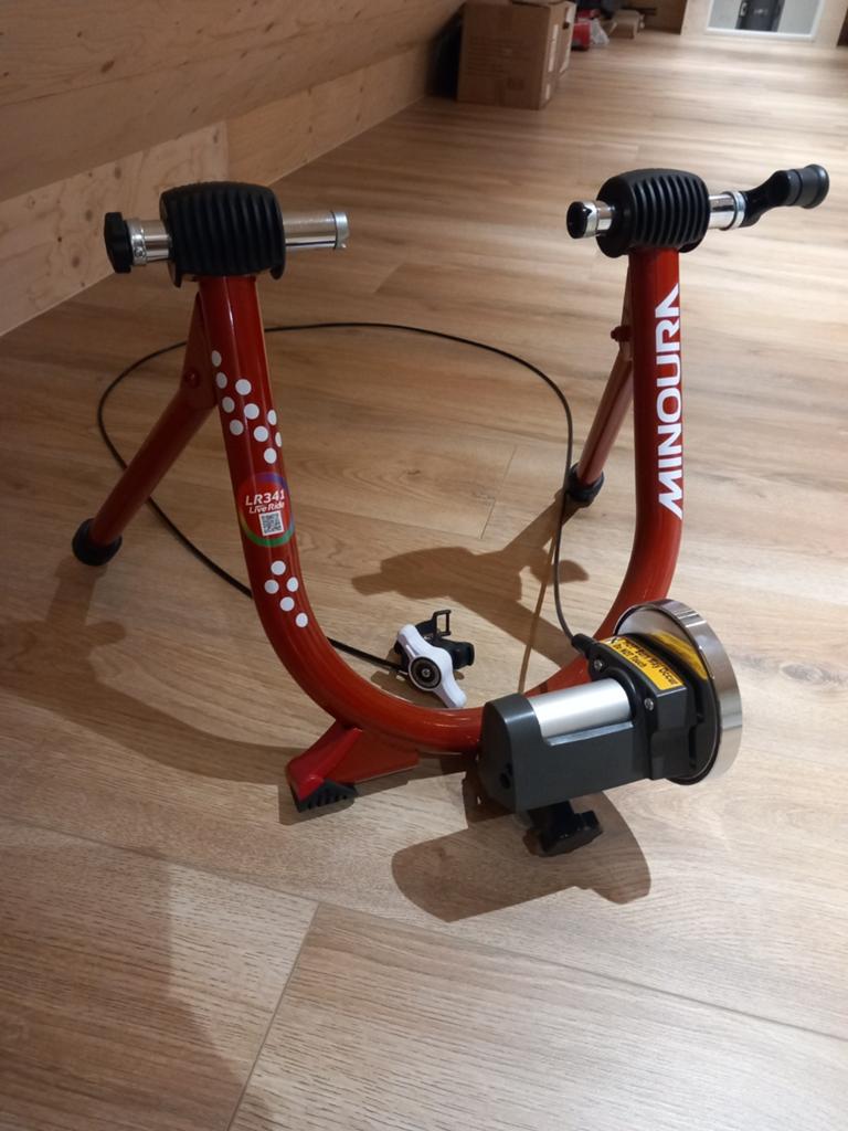 Minoura LR341 Fietstrainer - Zo goed als nieuw, compleet, Fietsen en Brommers, Ophalen, Overige typen, Staal, Minoura
