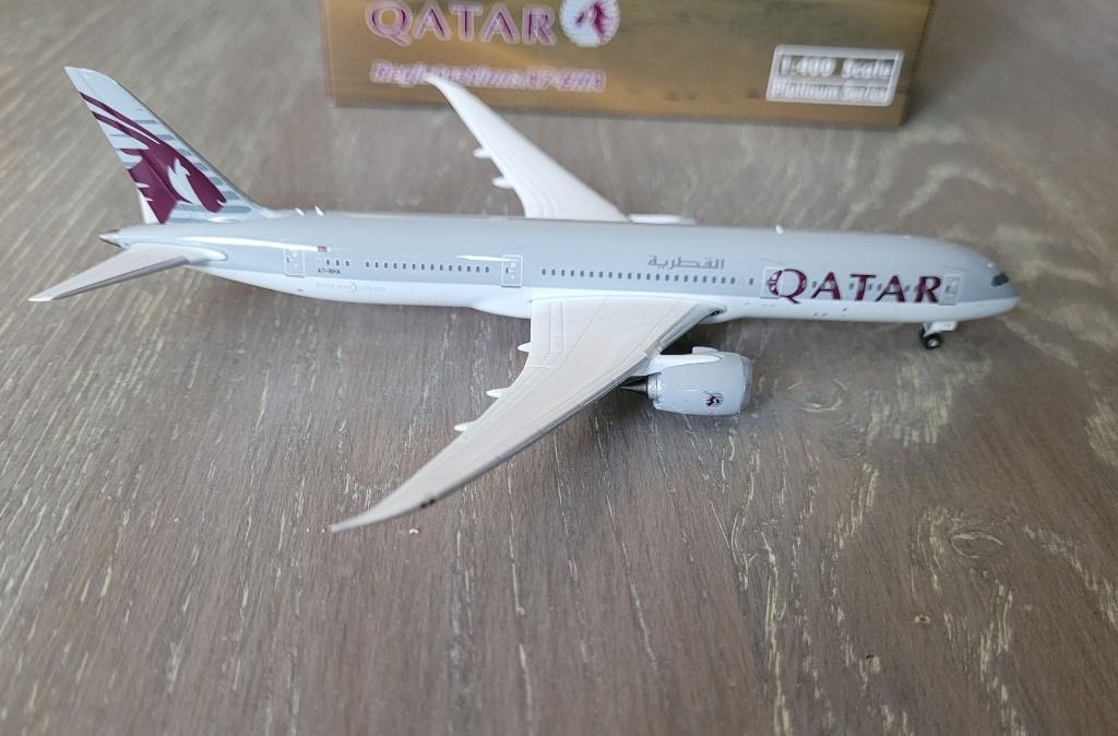 Phoenix Boeing 787-9 Qatar Airways Air schaal 1:400, Verzamelen, Luchtvaart en Vliegtuigspotten, Ophalen of Verzenden, Zo goed als nieuw