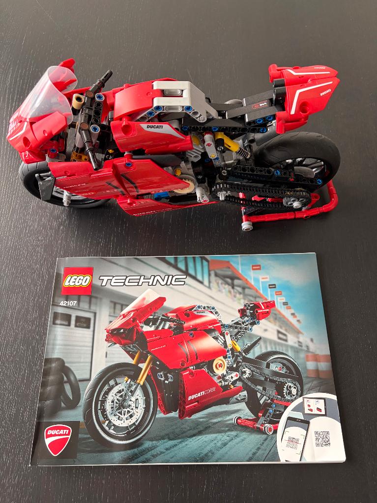 LEGO Technic Ducati Panigale V4 R, Ophalen, Zo goed als nieuw, Complete set, Lego