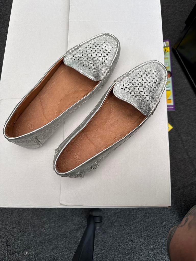 Ugg Instappers Zilver - Zo goed als nieuw, Kleding | Dames, Schoenen, Ophalen of Verzenden, Zo goed als nieuw, Overige kleuren
