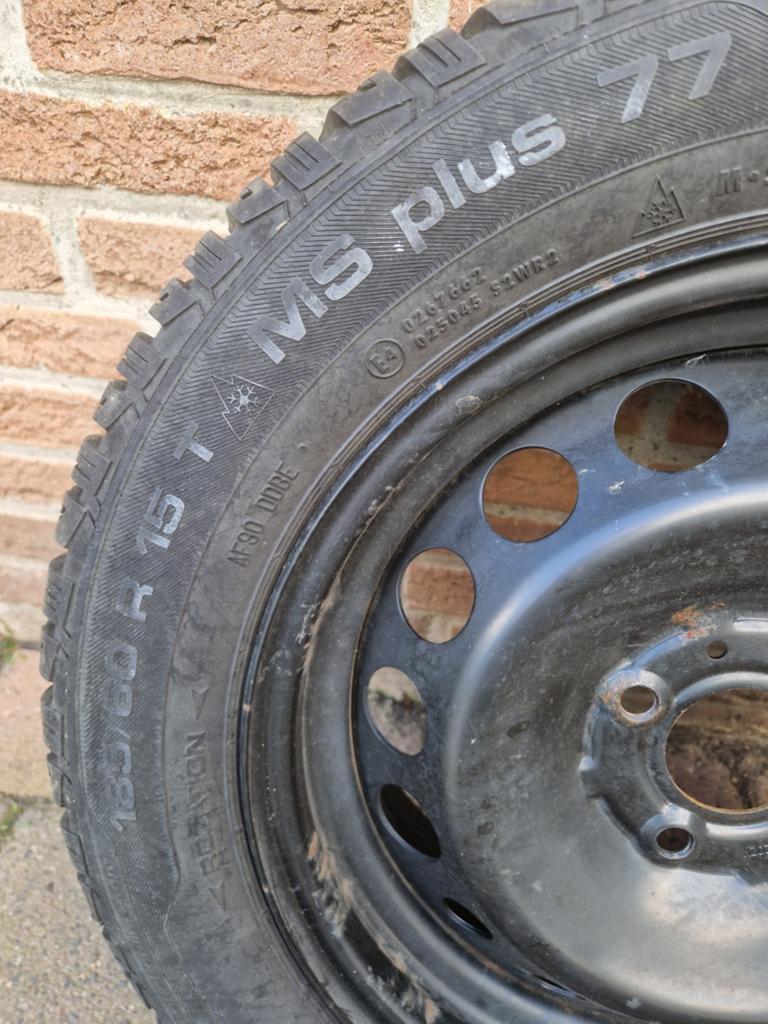 4 banden op velg voor Renault Twingo - veel profiel, Auto-onderdelen, Gebruikt, 15 inch, Banden en Velgen, Personenwagen