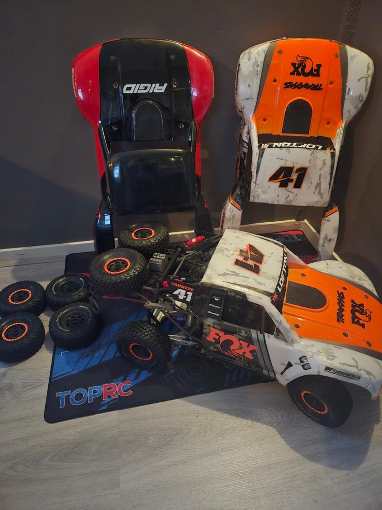 Traxxas UDR met upgrades en nieuwe electronica, Gebruikt, Auto offroad, RTR (Ready to Run), Schaal 1:8
