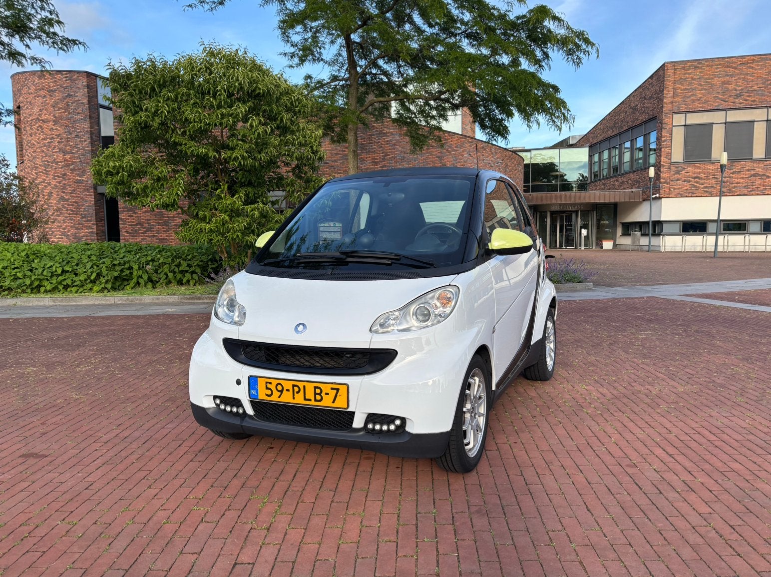 Smart ForTwo 1.0 Pure Coupé MHD 61PK 2011 AUT nwe APK & NAP!, Auto's, Automaat, Euro 5, Achterwielaandrijving, Zwart