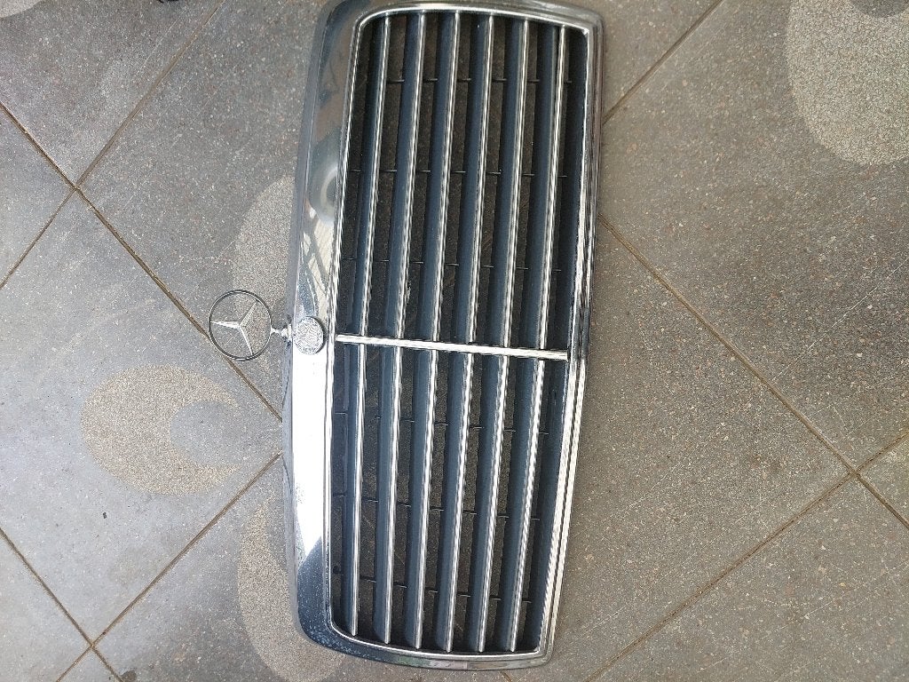 Mercedes grill W124, Ophalen, Gebruikt, Voor, Mercedes-Benz