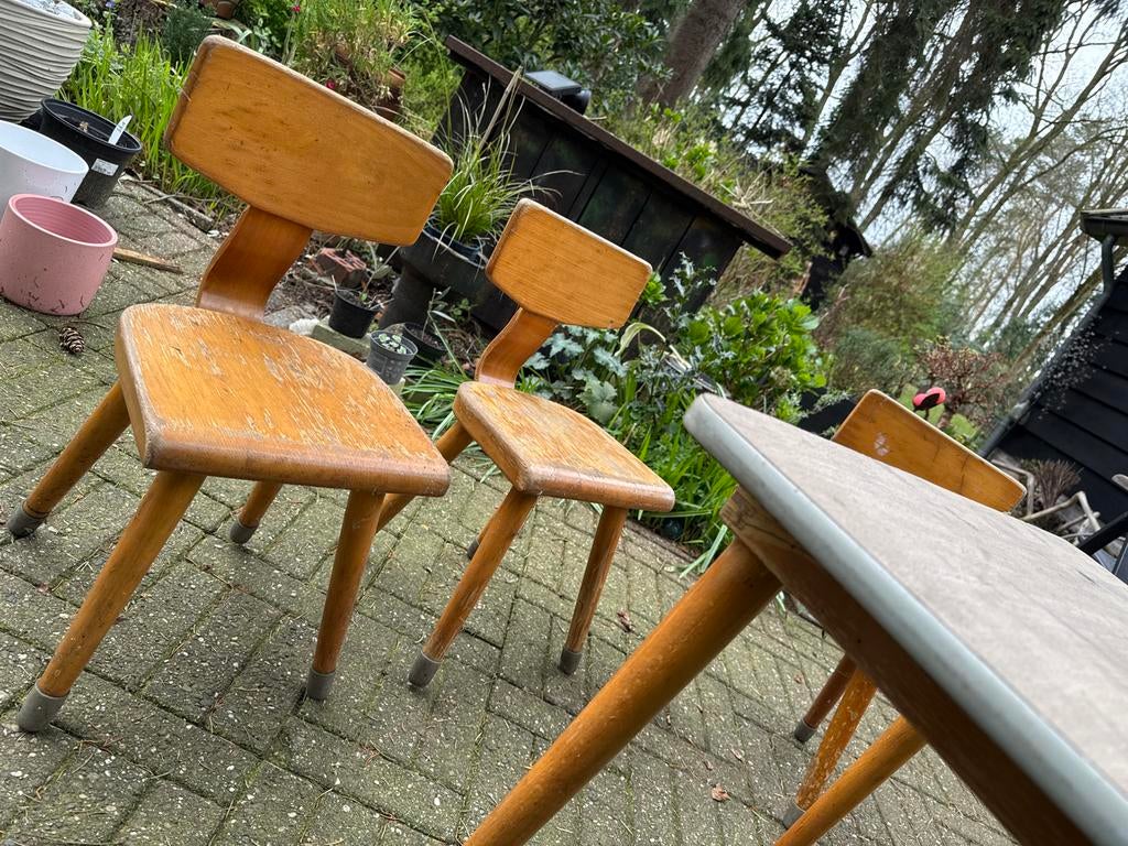 Vintage Kleuterschool Set: Tafeltje en 3 Stoeltjes (Jaren '6, Kinderen en Baby's, Kinderkamer | Tafels en Stoelen, Ophalen of Verzenden