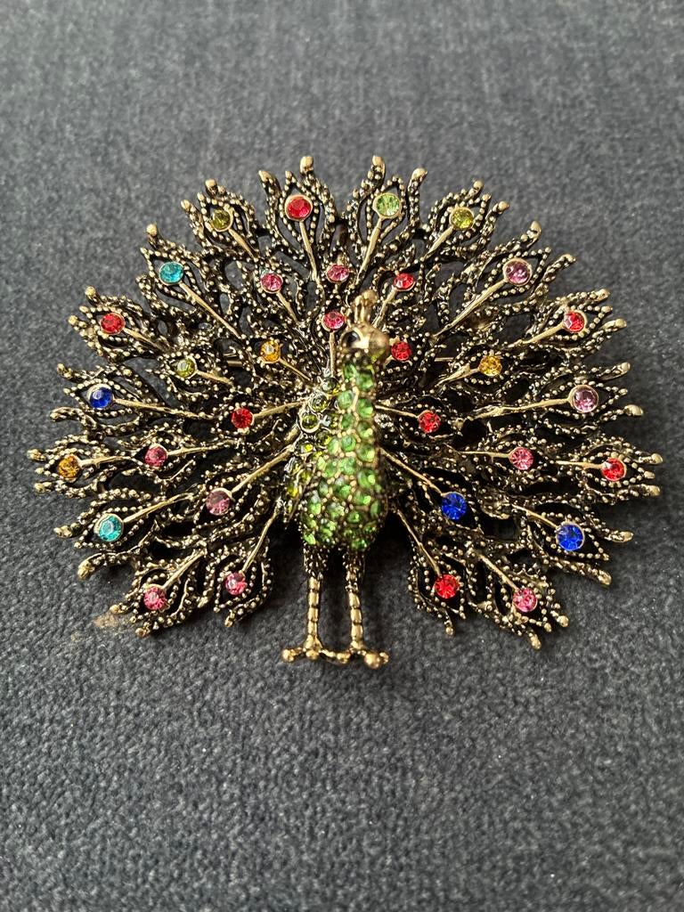 Pauwenbroche met gekleurde steentjes, Overige materialen, 4 tot 7 cm, Gebruikt, Overige kleuren