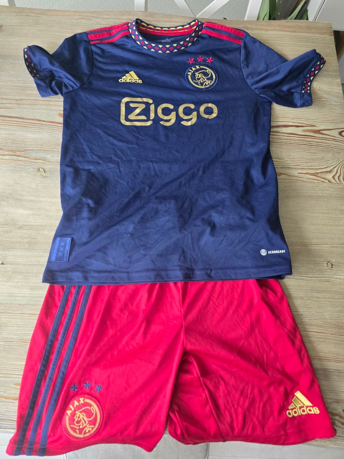 Nieuw origineel Ajax voetbaltenue maat 176, Maat XS of kleiner, Ophalen of Verzenden, Nieuw, Set