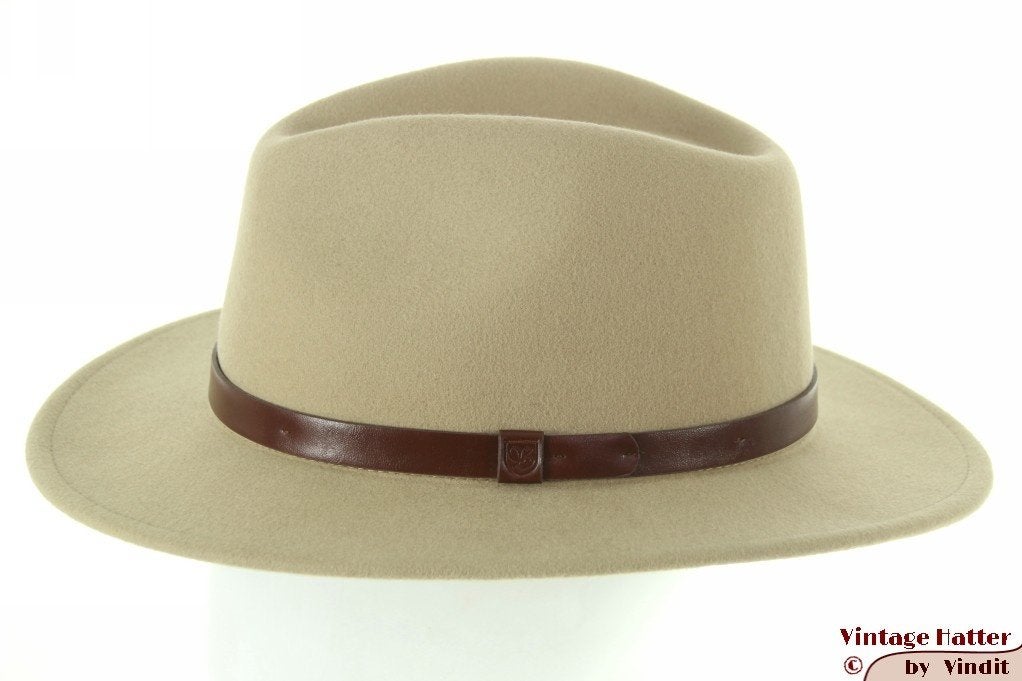 Outdoor gleufhoed Brixton Messer groenig beige 60 = L Nieuw, 60 cm (XL, 7½ inch) of meer, Hoed, Nieuw, Ophalen of Verzenden