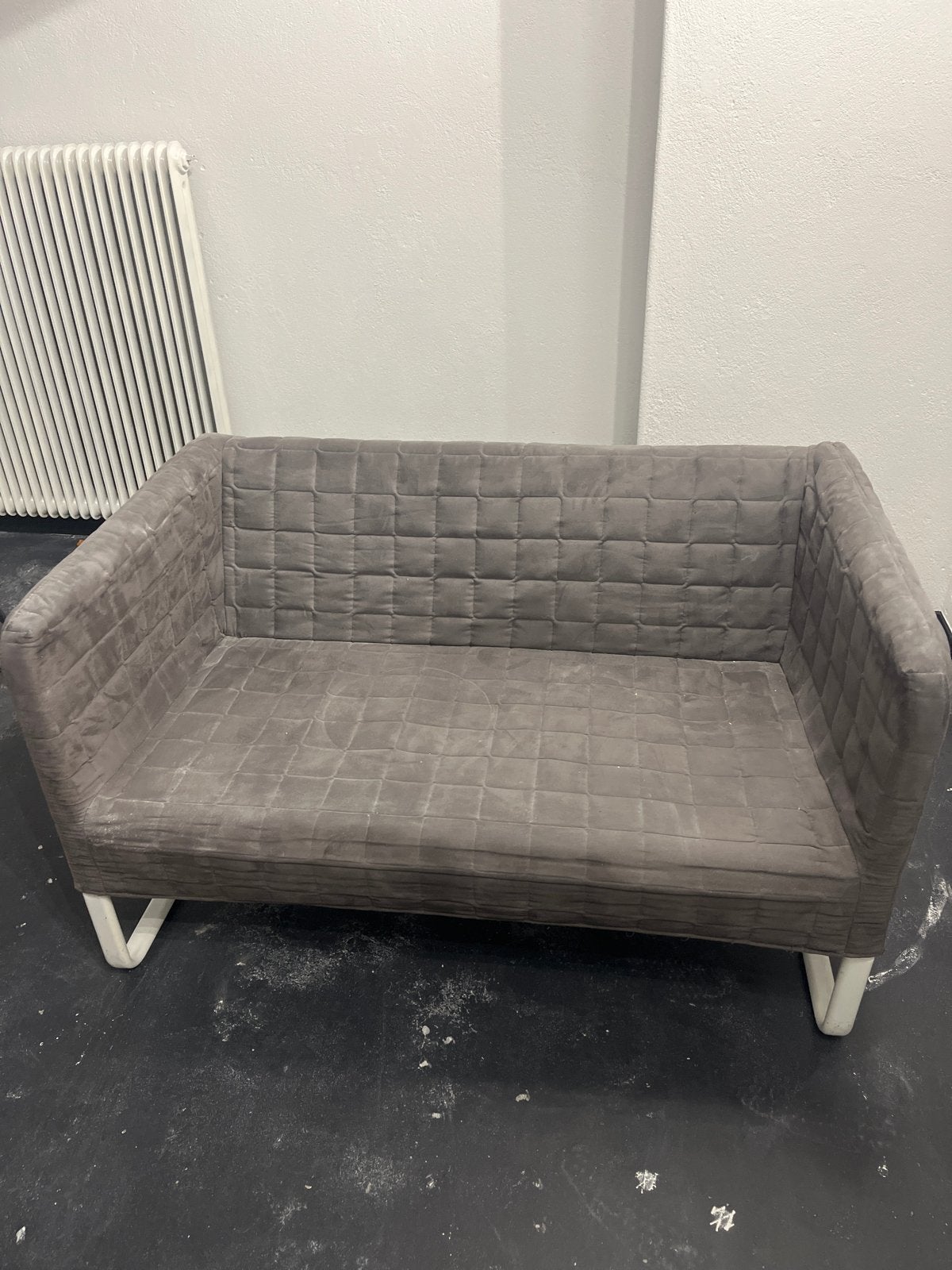 Grijze tweepersoonsbank, Ophalen, Gebruikt, 150 tot 200 cm, Tweepersoons