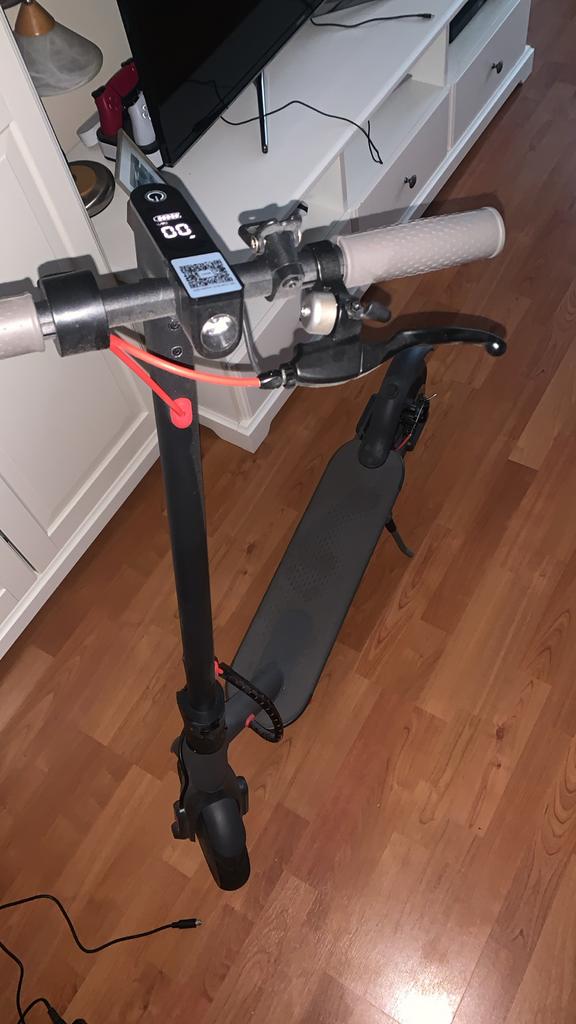 Elektrische Step QMwheel 35 km p/u ophalen Rotterdam-Zuid, Fietsen en Brommers, Steps, Zo goed als nieuw, Elektrische step (E-scooter)