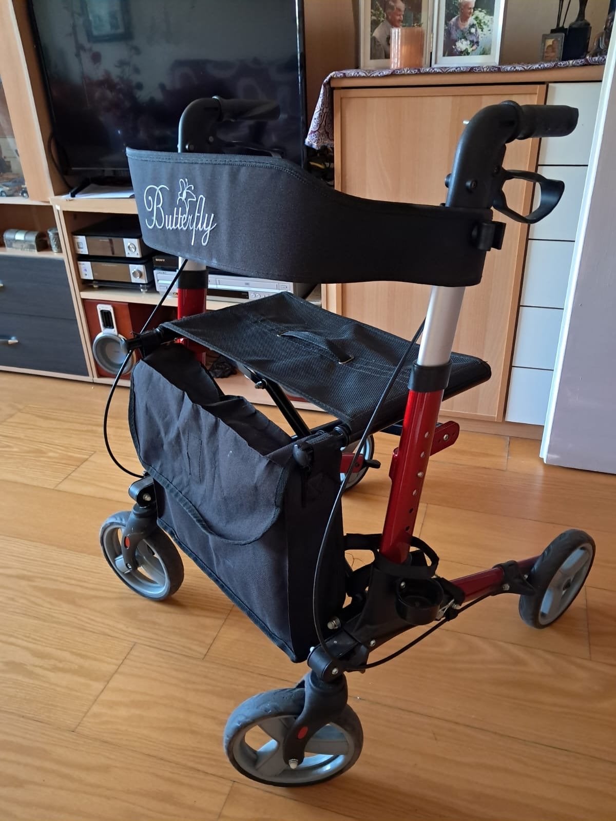 Butterfly rollator in nieuwstaat, Diversen, Rollators, Ophalen of Verzenden, Zo goed als nieuw